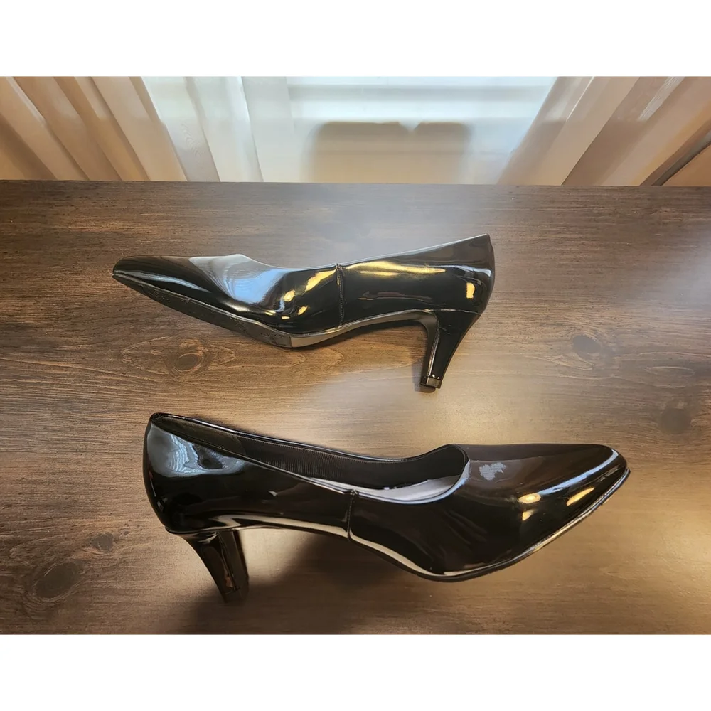 Easy Street Pointed Pumps Stiletto Heels 7 EXTRA WIDE - BLACK